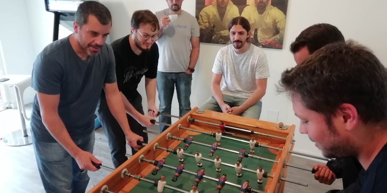 Equipo de virustotal jugando al fubtolin