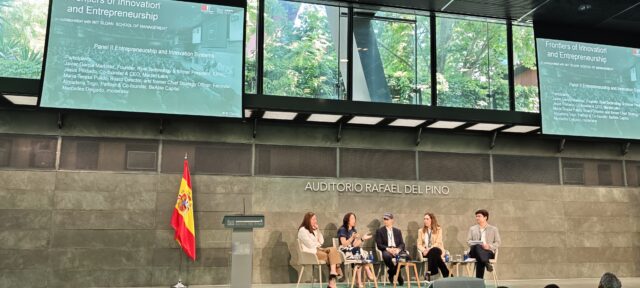 Frontiers of Innovation and Entrepreneuship - mesa redonda moderada por la profesora Mercedes Delgado